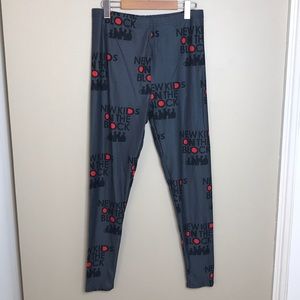 NKOTB Design Printed Leggings size Small In Grey